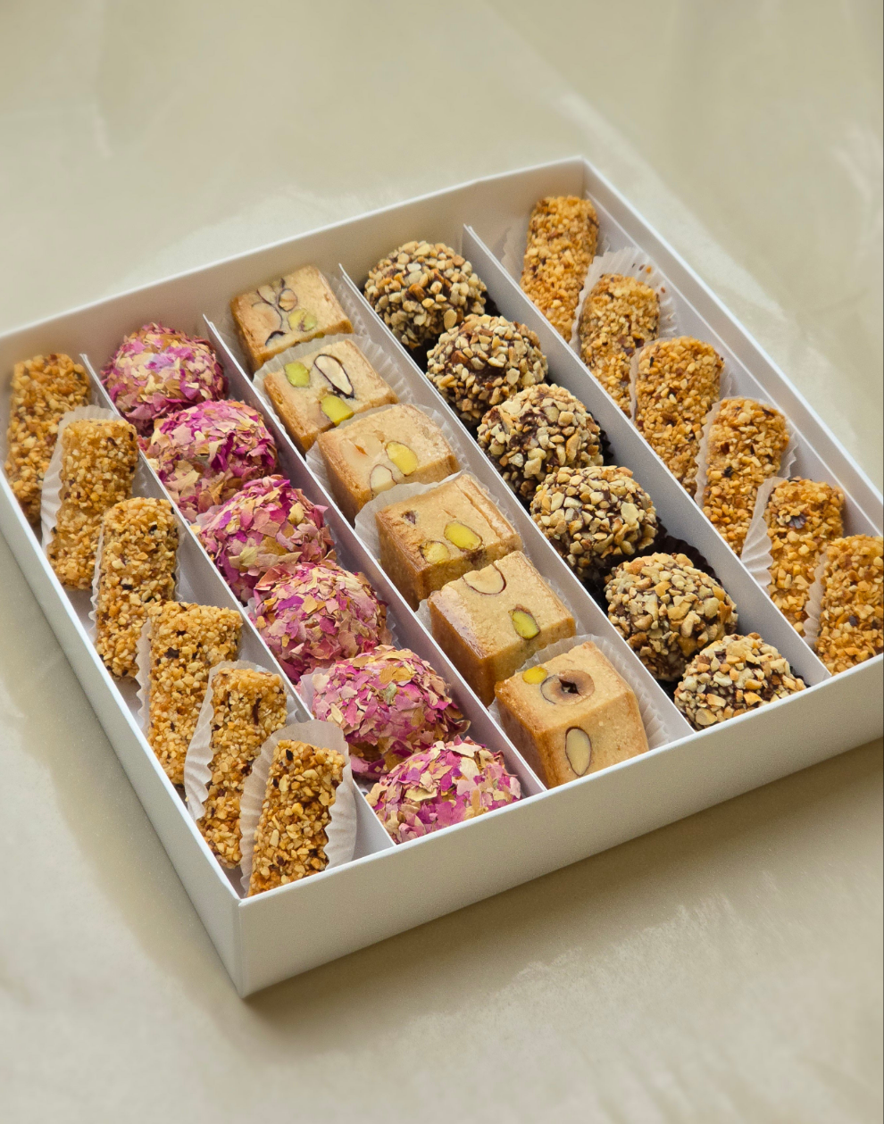 Rosen-Haselnuss-Box