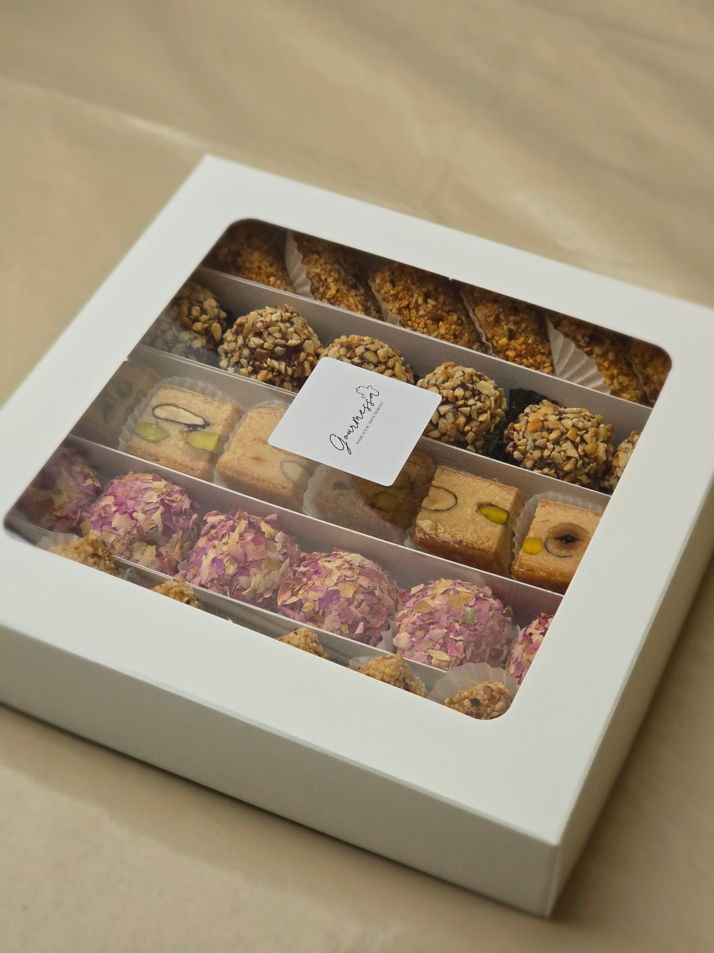 Rosen-Haselnuss-Box